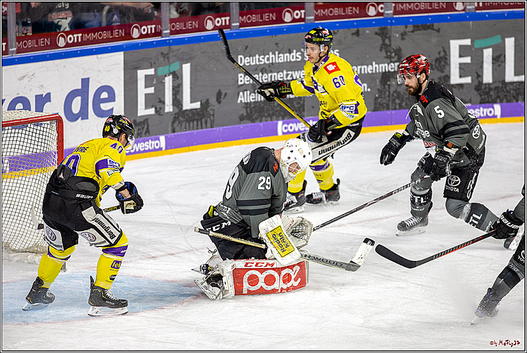DEL; Koelner Haie - Krefeld Pinguine, 23.12.2018